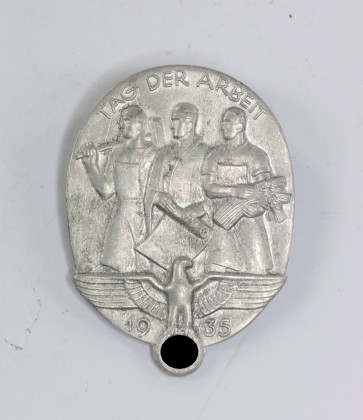 Abzeichen, Tag der Arbeit 1935, Hst. C. Balmberger Nürnberg (Aluminium) - Militaria-Berlin