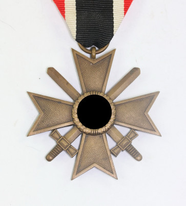 Kriegsverdienstkreuz 2. Klasse mit Schwertern, ohne Hersteller (Buntmetall) - Militaria-Berlin