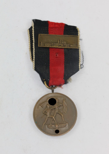 Anschlußmedaille Sudetenland (1. Oktober 1938), mit Spange Pragerburg - Militaria-Berlin