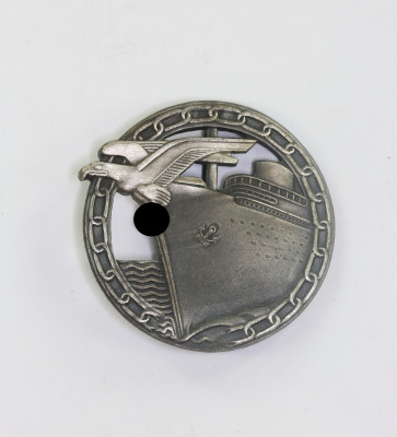 Blockadebrecher Kriegsabzeichen, Hst. A.G.M.u.K. 4 Gablonz (Zink) - Militaria-Berlin