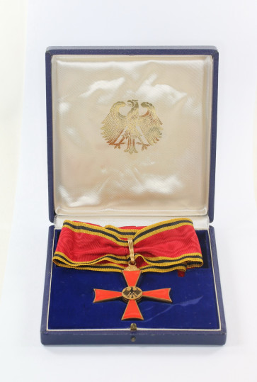 Brd Bundesverdienstkreuz Grosses Verdienstkreuz Komtur Im Etui C E Juncker Für form und trageweise des sterns gilt nummer 2 buchstabe a. militaria berlin