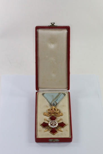 Bulgarien (Königreich), Militärverdienstorden IV. Klasse, Offizierskreuz mit Krone und Schwertern, im Etui - Militaria-Berlin
