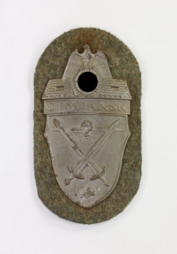 Demjanskschild auf Heeresstoff, Typ 4.5 - Militaria-Berlin