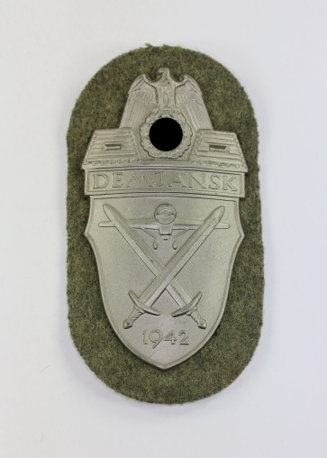 Demjanskschild auf Heeresstoff, Typ 4.2 - Militaria-Berlin