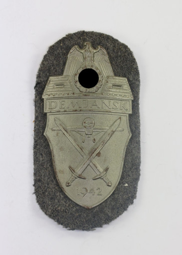 Demjanskschild auf Luftwaffenstoff (!), Typ 4.2 - Militaria-Berlin