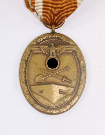 Deutsches Schutzwall Ehrenzeichen - Für Arbeit zum Schutze Deutschlands - Militaria-Berlin