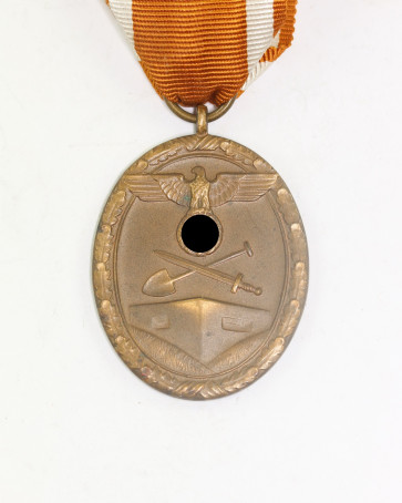 Deutsches Schutzwall Ehrenzeichen - Militaria-Berlin