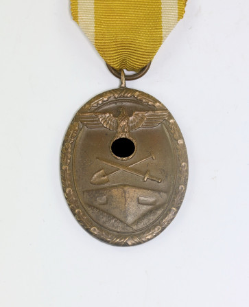 Deutsches Schutzwall Ehrenzeichen - Militaria-Berlin