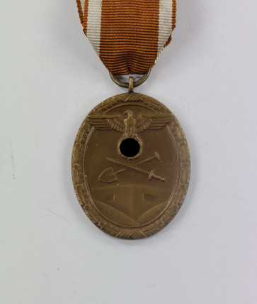  Deutsches Schutzwall Ehrenzeichen, "Für Arbeit zum Schutze Deutschlands" - Militaria-Berlin