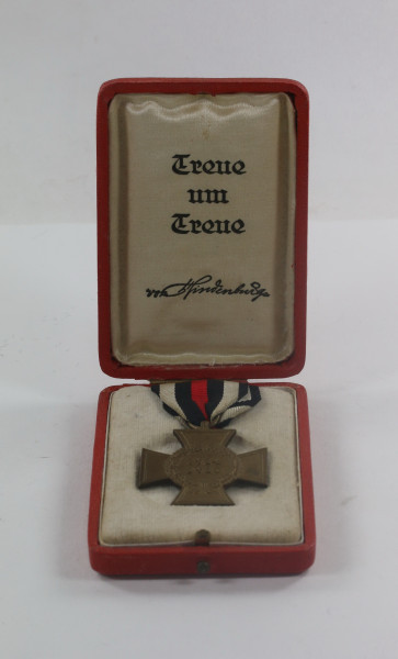 Ehrenkreuz für Kriegsteilnehmer, Hst. Ad. B.&L. , im Etui Treue um Treue von Hindenburg - Militaria-Berlin