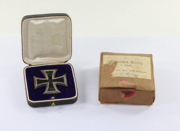 Eisernes Kreuz 1. Klasse 1914, Hst. SW, im Etui mit Umkarton - Militaria-Berlin