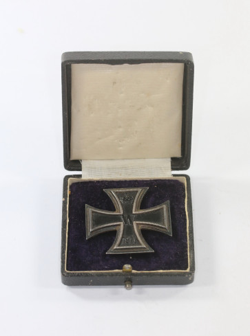Eisernes Kreuz 1. Klasse 1914, Hst. SW, im Etui - Militaria-Berlin