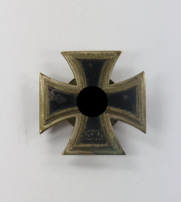 Eisernes Kreuz 1. Klasse 1939, an Schraube und Scheibe, C.E. Juncker, einteilig, nicht magnetisch - Militaria-Berlin