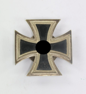 Eisernes Kreuz 1. Klasse 1939, an Schraubscheibe, Hst. L/12 (C.E. Juncker, Berlin) - Militaria-Berlin