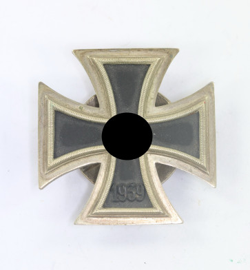 Eisernes Kreuz 1. Klasse 1939, an Schraubscheibe, Hst. L/12 (C.E. Juncker, Berlin) - Militaria-Berlin