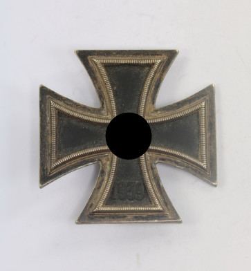 Eisernes Kreuz 1. Klasse 1939, Arbeitsgemeinschaft der Hanauer Plakettenhersteller, Hanau (24) - Militaria-Berlin