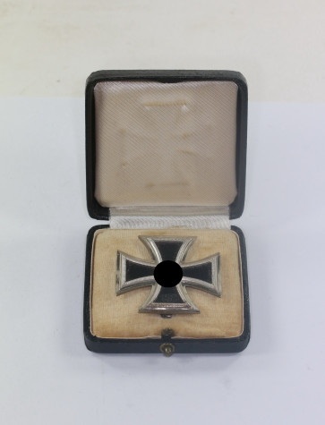  Eisernes Kreuz 1. Klasse 1939, Freidrich Orth, nicht magnetisch, im Etui - Militaria-Berlin
