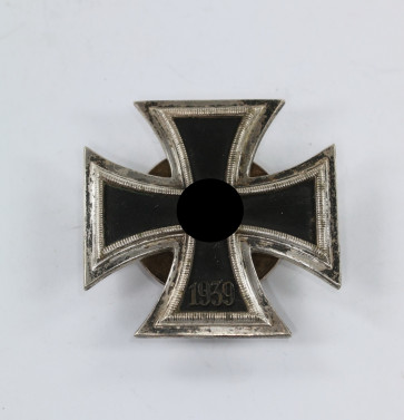 Eisernes Kreuz 1. Klasse 1939, Hst. L55, an Schraubscheibe, nicht magnetisch - Militaria-Berlin