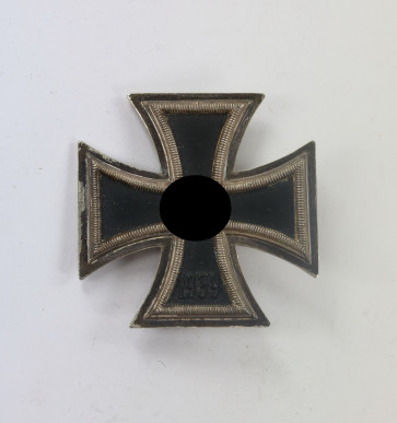 Eisernes Kreuz 1. Klasse 1939, Hst. 15 (Friedrich Orth, Wien) Nicht magnetisch (!) - Militaria-Berlin