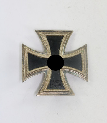 Eisernes Kreuz 1. Klasse 1939, Hst. 15 (Friedrich Orth, Wien) Nicht magnetisch (!) - Militaria-Berlin