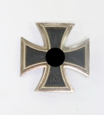 Eisernes Kreuz 1. Klasse 1939, Hst. 20 (C.F. Zimmermann, Pforzheim) - Militaria-Berlin