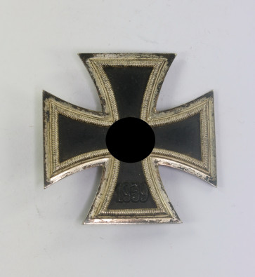 Eisernes Kreuz 1. Klasse 1939, Hst. 26 (B.H. Mayer, Pforzheim - Militaria-Berlin