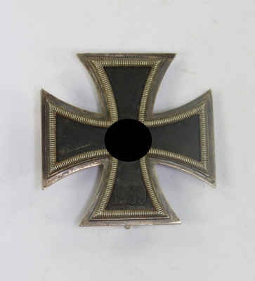 Eisernes Kreuz 1. Klasse 1939, Hst. 65 (Klein & Quenzer A.G., Oberstein) - Militaria-Berlin