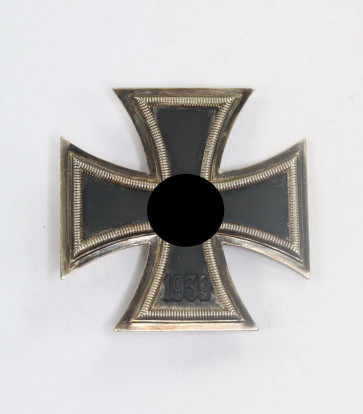 Eisernes Kreuz 1. Klasse 1939, Hst. 65 (Klein & Quenzer, Oberstein) - Militaria-Berlin