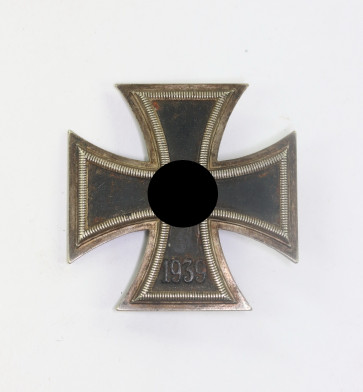 Eisernes Kreuz 1. Klasse 1939, Hst. 65 (Klein & Quenzer, Oberstein) - Militaria-Berlin