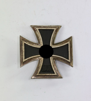 Eisernes Kreuz 1. Klasse 1939, Hst. 7 und L/13 (Doppelhersteller) (!) - Militaria-Berlin