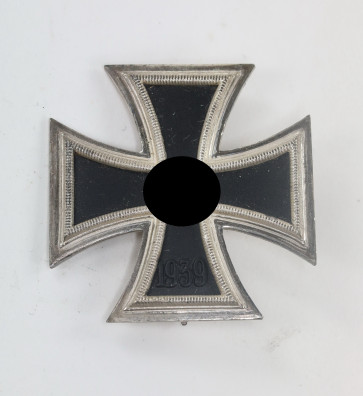 Eisernes Kreuz 1. Klasse 1939, Hst. L/11 im Kasten (Wilhelm Deumer, Lüdenscheid) - Militaria-Berlin