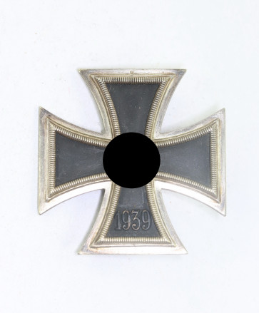 Eisernes Kreuz 1. Klasse 1939, Hst. L/11, ohne Kasten (!) (Wilhelm Deumer, Lüdenscheid) - Militaria-Berlin
