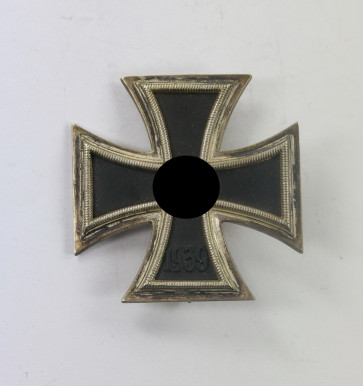  Eisernes Kreuz 1. Klasse 1939, Hst. L/11 (Wilhelm Deumer, Lüdenscheid) - Militaria-Berlin