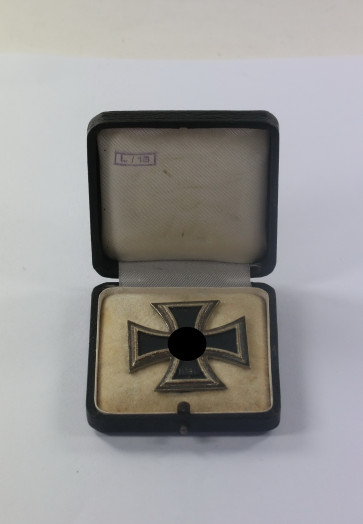  Eisernes Kreuz 1. Klasse 1939, Hst. L/13, im LDO Etui 1. Form, L/13 - Militaria-Berlin