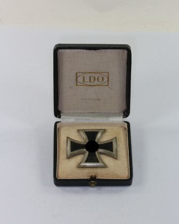 Eisernes Kreuz 1. Klasse 1939, Hst. L/16, im LDO Etui - Militaria-Berlin