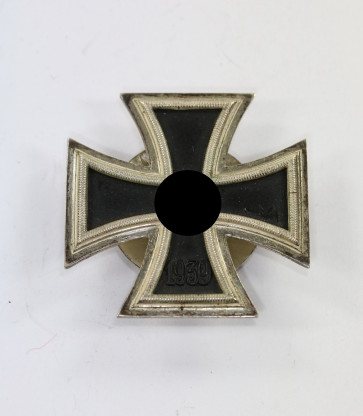 Eisernes Kreuz 1. Klasse 1939, Hst. L/18, an Schraubscheibe - Militaria-Berlin