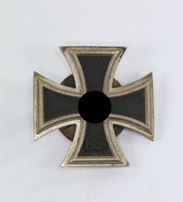 Eisernes Kreuz 1. Klasse 1939, Hst. L/52, an Schraubscheibe - Militaria-Berlin