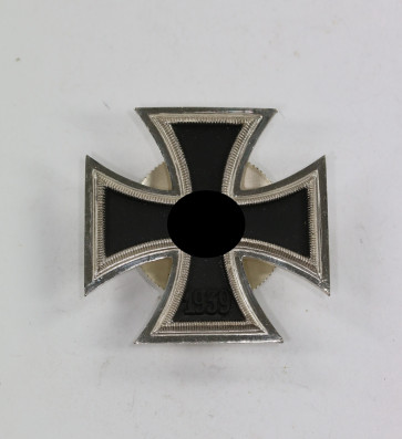 Eisernes Kreuz 1. Klasse 1939, Hst. L54, an Scheibe und Mutter (!) - Militaria-Berlin
