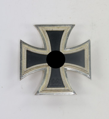 Eisernes Kreuz 1. Klasse 1939, Hst. L/56 (Funcke & Brüninghaus, Lüdenscheid)dünne Nadel (!)  - Militaria-Berlin