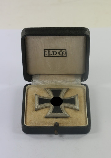 Eisernes Kreuz 1. Klasse 1939, Hst. L/56, im LDO Etui - Militaria-Berlin