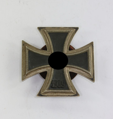 Eisernes Kreuz 1. Klasse 1939, Hst. L/57, an Schraubscheine - Militaria-Berlin