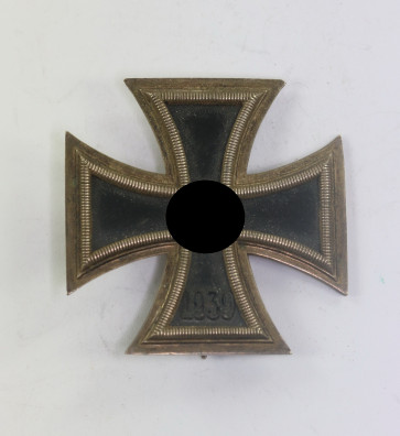 Eisernes Kreuz 1. Klasse 1939, Hst. L59 Zusatzpunze Rune und Kreis - Militaria-Berlin