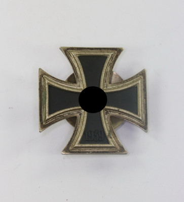  Eisernes Kreuz 1. Klasse 1939, Juncker, an Scheibe und Mutter, magnetisch (!) - Militaria-Berlin
