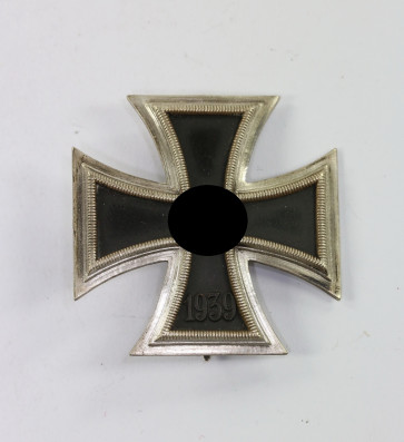 Eisernes Kreuz 1. Klasse 1939, Hst. L/11, ohne Kasten (!) - Militaria-Berlin