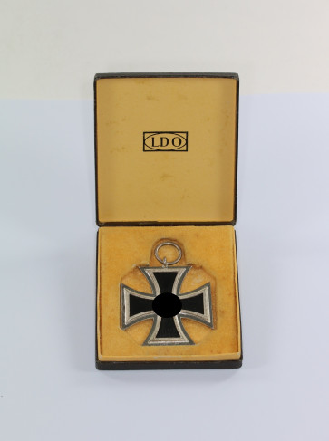 Eisernes Kreuz 2. Klasse 1939, Hst. 100, im LDO Etui - Militaria-Berlin