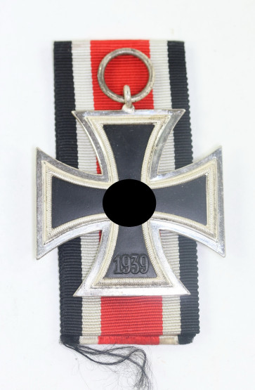 Eisernes Kreuz 2. Klasse 1939, Hst. 100 (Rudolf Wächtler & Lange, Mittweida) - Militaria-Berlin