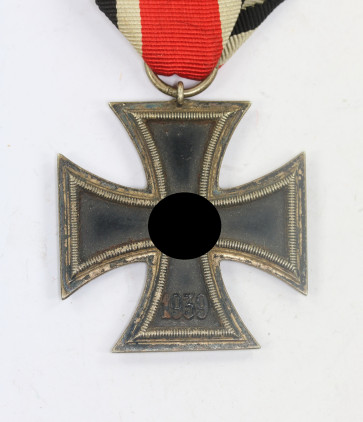 Eisernes Kreuz 2. Klasse 1939, Hst. 113 (Hermann Aurich, Dresden) - Militaria-Berlin