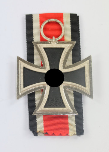 Eisernes Kreuz 2. Klasse 1939, Hst. 13 (Gustav Brehmer, Markneukirchen) - Militaria-Berlin