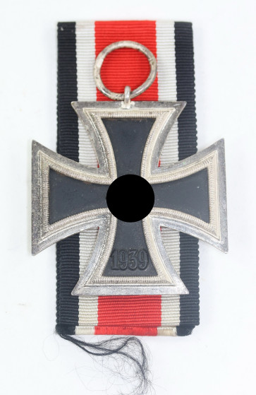 Eisernes Kreuz 2. Klasse 1939, Hst. 13 (Gustav Brehmer, Markneukirchen) - Militaria-Berlin