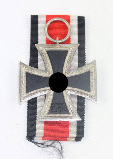 Eisernes Kreuz 2. Klasse 1939, Hst. 23 (Arbeitsgemeinschaft für Heeresbedarf in der Graveur & Ziselierinnung, Berlin) - Militaria-Berlin